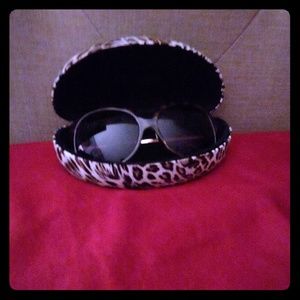 Steve Madden Tortoise Sunglasses with Case